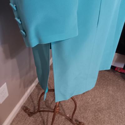2 PIECE DIANE GILMAN LIGHT WEIGHT JACKET AND SLACKS