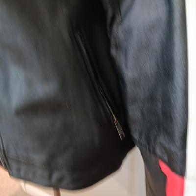 MEN'S WILSON QUALITY LEATHER USA JACKET SIZE XL