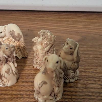 Carved Zodiac Animal Figures With The Box