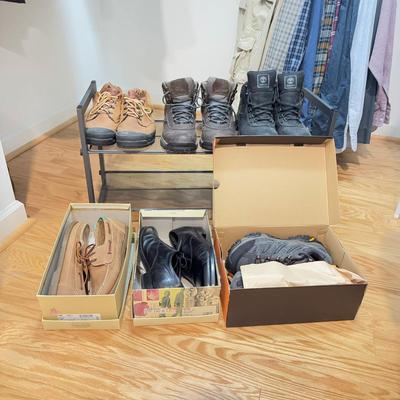 1252 Six Pairs Men's Shoes