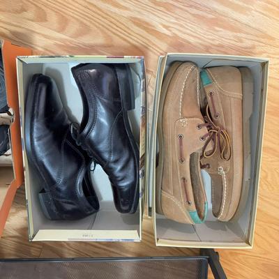 1252 Six Pairs Men's Shoes