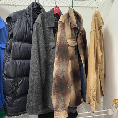 1255 Lot of Men's L/S shirts w/Land's End Vest Size M
