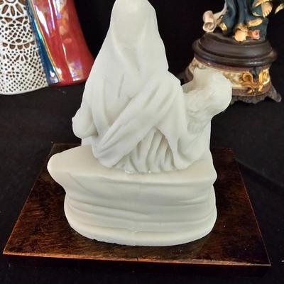 Lembranca De Brasilia - DF - Romanian Nativity - and a music box angel