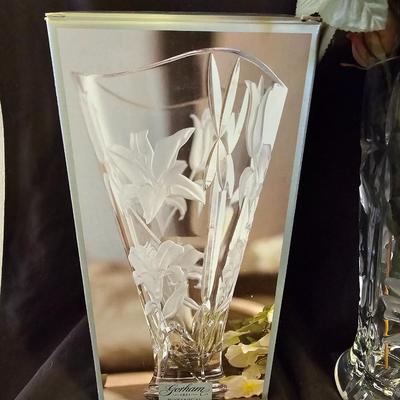 Beautiful Tall Gorham Botanical Gardens Vase with two clear glass Angels