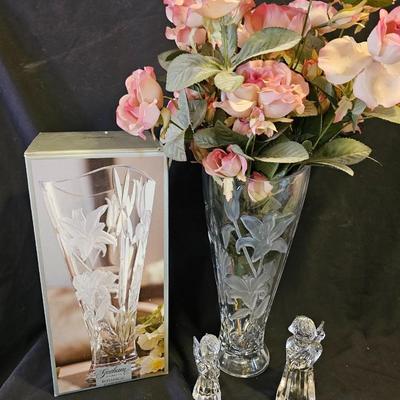 Beautiful Tall Gorham Botanical Gardens Vase with two clear glass Angels