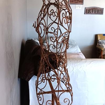 DECORATIVE STEEL DRESS FORM