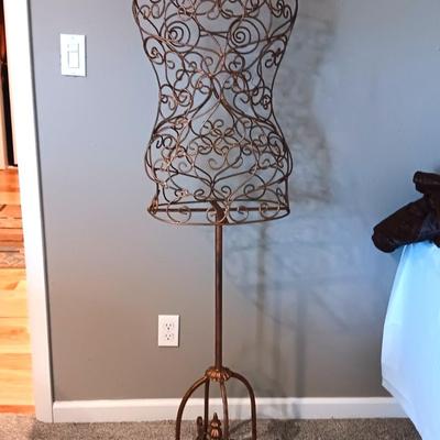 DECORATIVE STEEL DRESS FORM