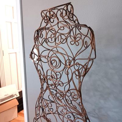 DECORATIVE STEEL DRESS FORM