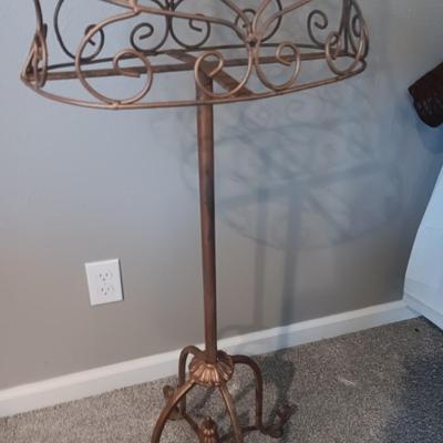 DECORATIVE STEEL DRESS FORM