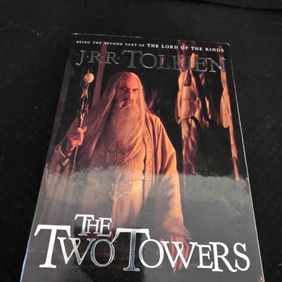 JRR TOLKIEN Lord of the Rings - The Fellowship - The two Towers - and the return of the king 3 book Collection