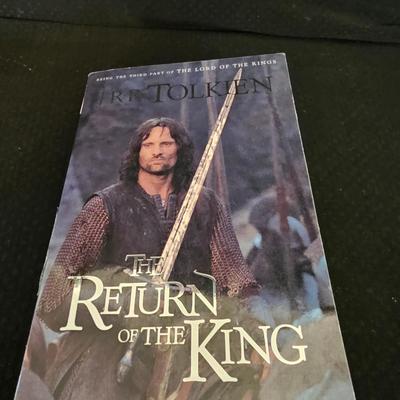 JRR TOLKIEN Lord of the Rings - The Fellowship - The two Towers - and the return of the king 3 book Collection