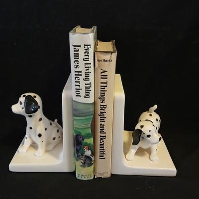 Adorable Dalmation OTAGIRI Bookends with Four hardback books - All things Bright and Beautiful & Every living thing By James Herriot