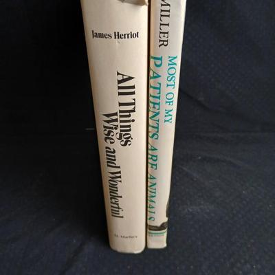 Adorable Dalmation OTAGIRI Bookends with Four hardback books - All things Bright and Beautiful & Every living thing By James Herriot