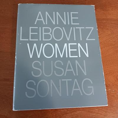 ANNIE LEIBOVITZ "WOMEN" COFFEE TABLE BOOK