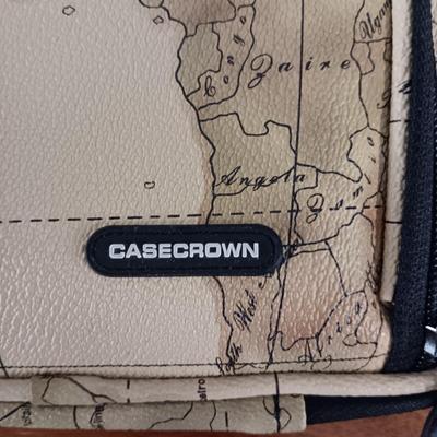 CHESS SET, BATTLE OF THE BRAINS GAME AND A KINDLE CARRIER WITH EARBUDS