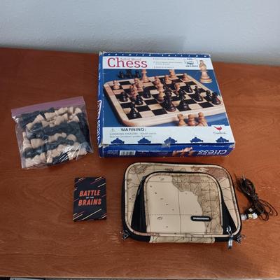 CHESS SET, BATTLE OF THE BRAINS GAME AND A KINDLE CARRIER WITH EARBUDS