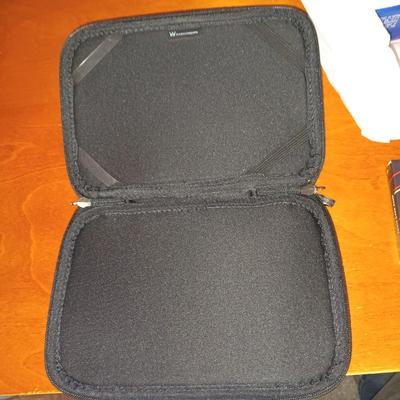 CHESS SET, BATTLE OF THE BRAINS GAME AND A KINDLE CARRIER WITH EARBUDS