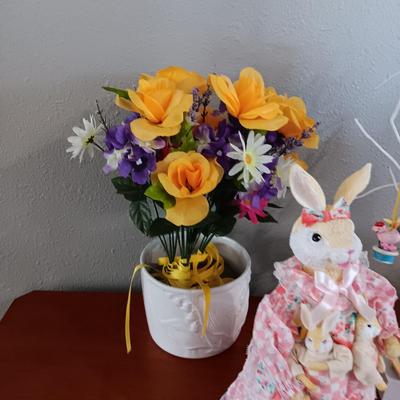 EASTER DECORATIONS WITH A HINT OF FALL AND ST PATRICK'S DAY