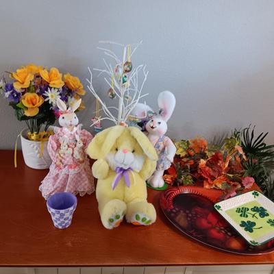 EASTER DECORATIONS WITH A HINT OF FALL AND ST PATRICK'S DAY