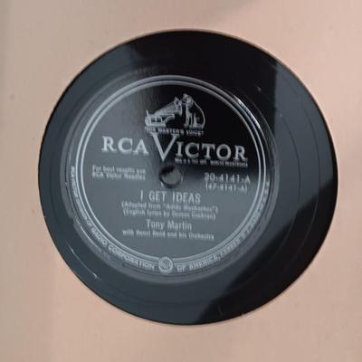 ELVIS ON CD, 8-TRACK TAPES AND A COLLECTION OF 78'S RECORDS
