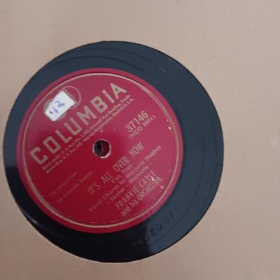 ELVIS ON CD, 8-TRACK TAPES AND A COLLECTION OF 78'S RECORDS