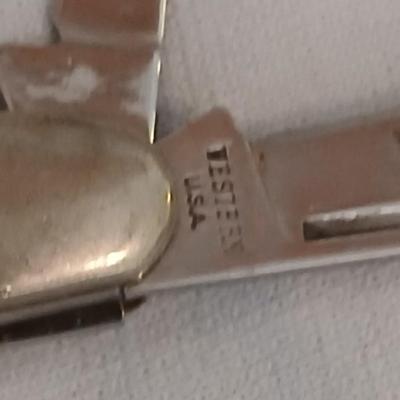 Collection of small vintage pocket knives - Eaton bank