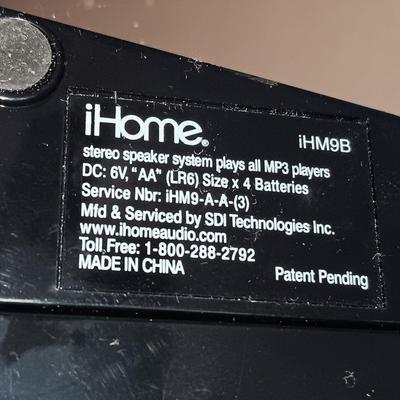 iHOME SPEAKER AND 4 HAND SET CORDLESS PHONE WITH VOICE MAIL