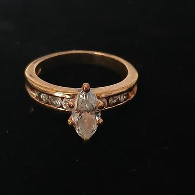Two ladies' rings - Engagement bands - Size 8