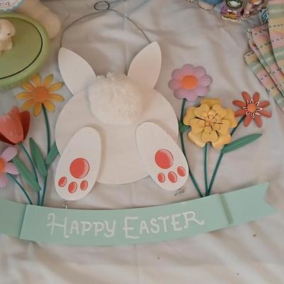 Easter is less than 65 days away!! Very cute Easter Decorations!