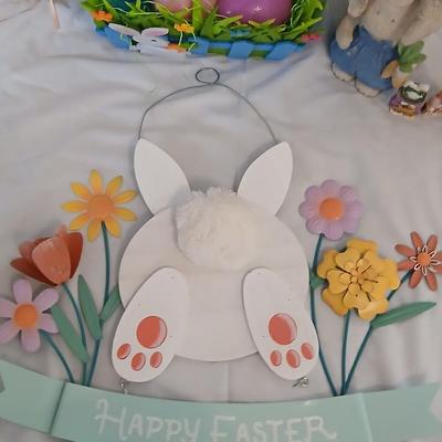 Easter is less than 65 days away!! Very cute Easter Decorations!