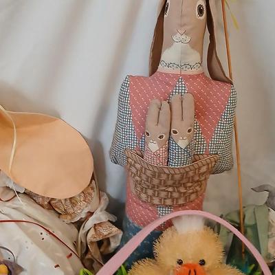 Easter is less than 65 days away!! Very cute Easter Decorations!