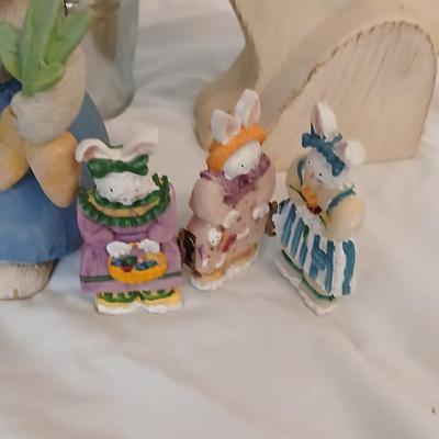 Easter is less than 65 days away!! Very cute Easter Decorations!