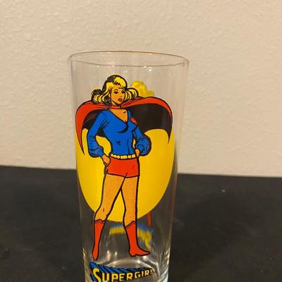 1976 SUPERGIRL PEPSI PINT GLASS