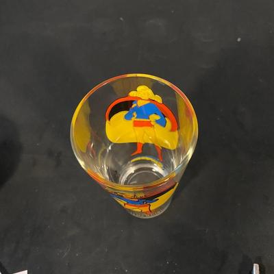 1976 SUPERGIRL PEPSI PINT GLASS