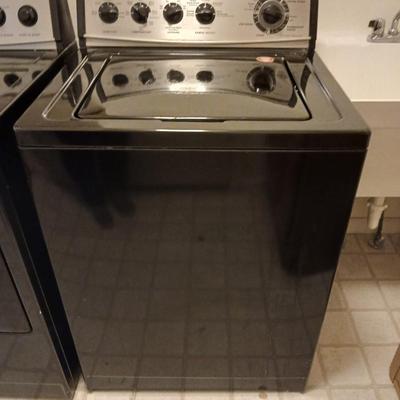 KitchenAide washing machine with center agitator