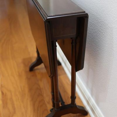 Vintage Drop Leaf Side/Accent Mahogany Table