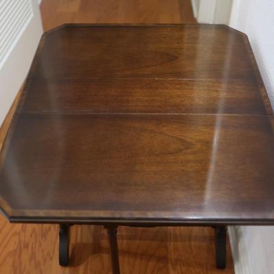 Vintage Drop Leaf Side/Accent Mahogany Table