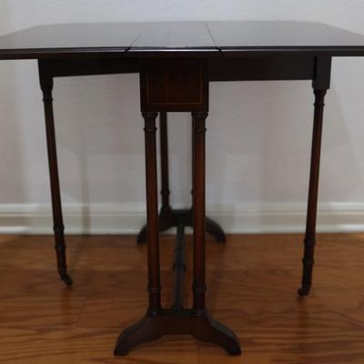 Vintage Drop Leaf Side/Accent Mahogany Table