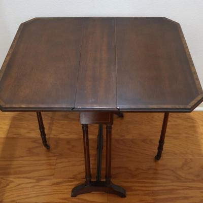 Vintage Drop Leaf Side/Accent Mahogany Table