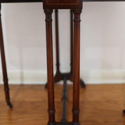 Vintage Drop Leaf Side/Accent Mahogany Table