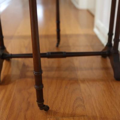 Vintage Drop Leaf Side/Accent Mahogany Table