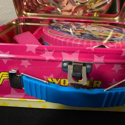WONDER WOMAN LUNCH BOX AND TIN TOTE