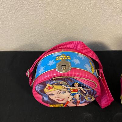 WONDER WOMAN LUNCH BOX AND TIN TOTE