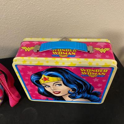 WONDER WOMAN LUNCH BOX AND TIN TOTE