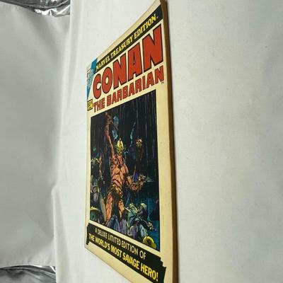 GIANT 1974 & 1975 MARVEL SPECIAL EDITION COMIC BOOKS
