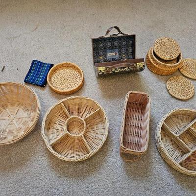 Assortment of wicker baskets, wicker coasters - and a clasping Punch Studio small sewing case
