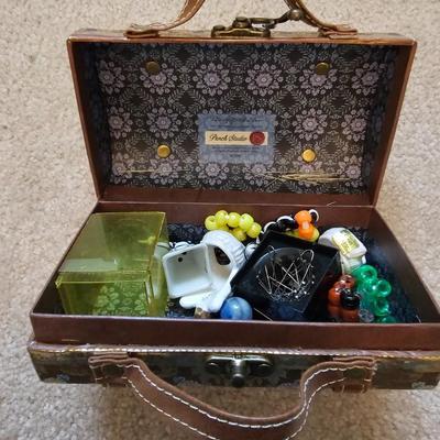Assortment of wicker baskets, wicker coasters - and a clasping Punch Studio small sewing case