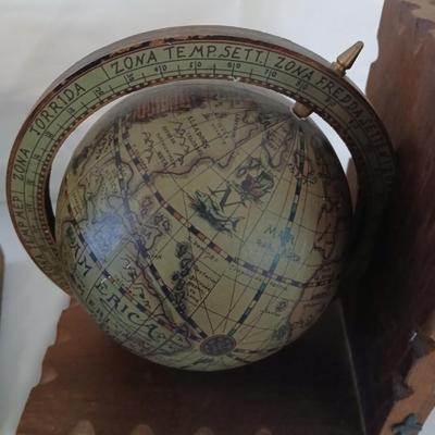 Vintage 1960's Olde World Globe Italian Made Globe Bookends-with Readers Digest America books.