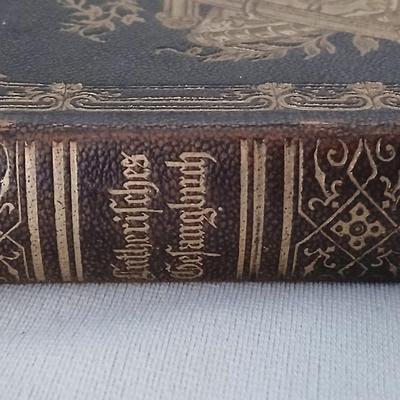 Two antique German bibles - 1899 - 1906 and a more modern Holy Bible