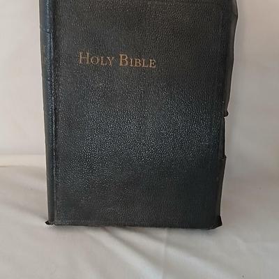 Two antique German bibles - 1899 - 1906 and a more modern Holy Bible